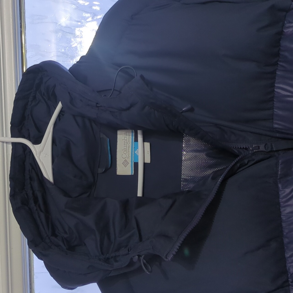 Columbia Women's Puffer Jacket - Picture 2 of 5